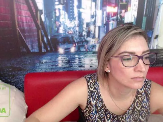 Live sex webcam photo for jeniferblanco #248643019