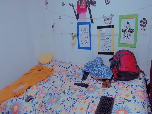 Live sex webcam photo for Emira2 #252485195