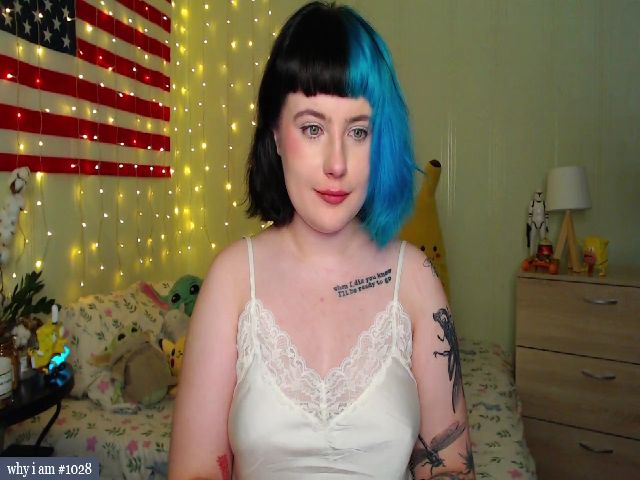 Live sex webcam photo for RoomOfGhosts #255546217