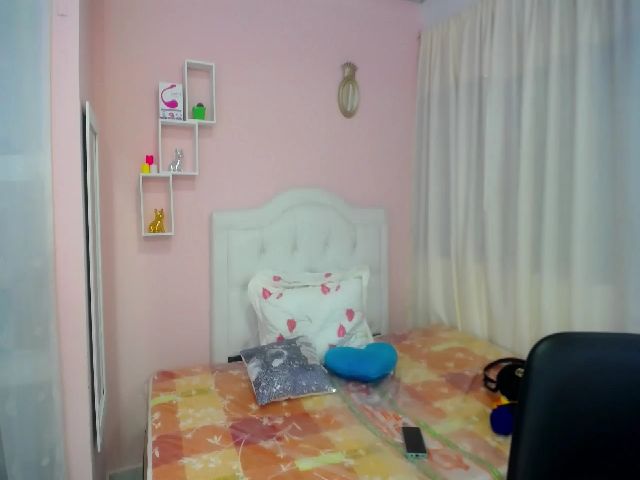 Live sex webcam photo for Petite_camila #287864328