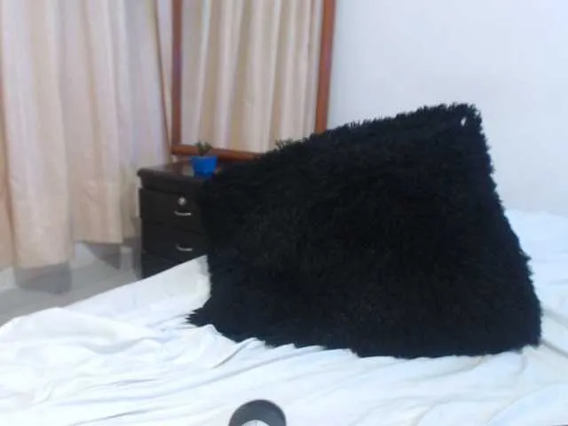 Live sex webcam photo for ThamaraFranc #247634583