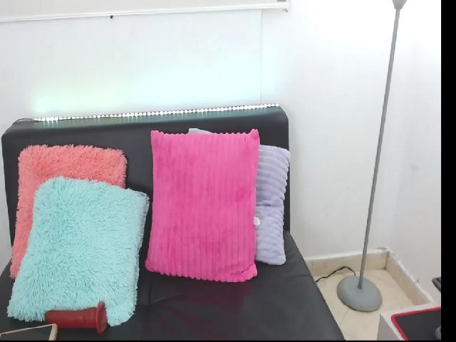 Live sex webcam photo for Arianna_sexyy #258160648
