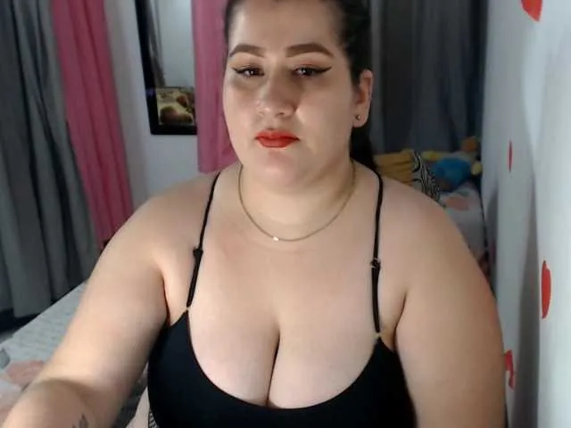 Live sex webcam photo for ROXXAN911 #241200366