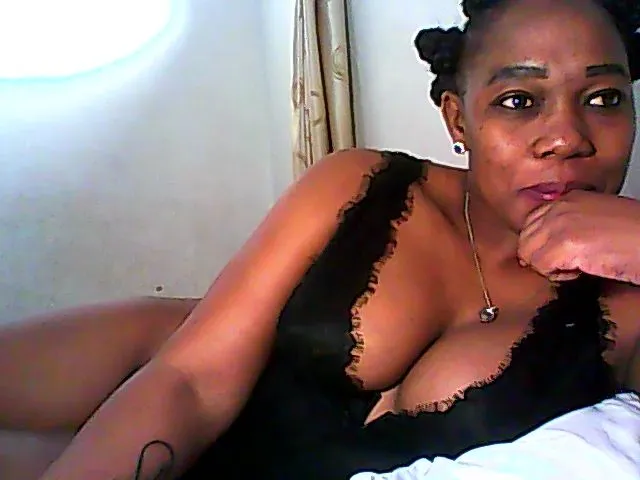 Live sex webcam photo for AfriPrincess #255343286