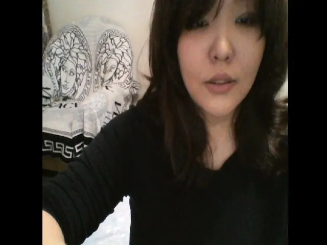 Live sex webcam photo for MissMaIChan #253958889