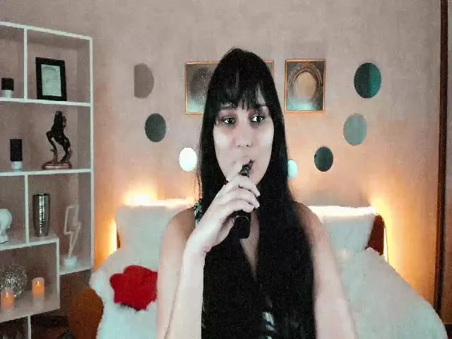 Live sex webcam photo for GraceLuv #253375554