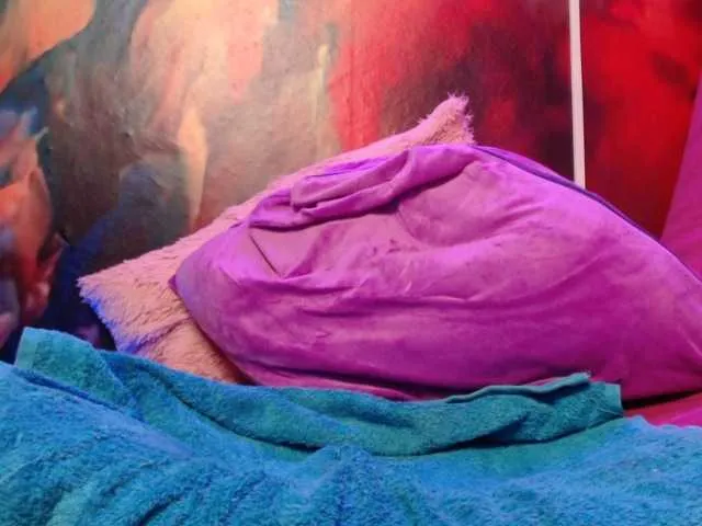 Live sex webcam photo for lucy-hot1 #251574053