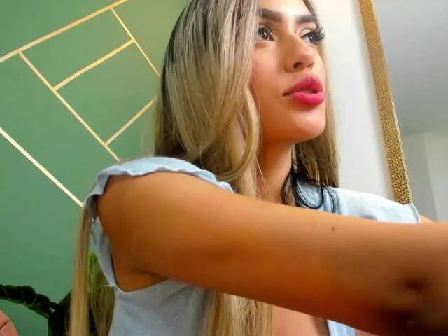 Live sex webcam photo for MayaRivera #241286001