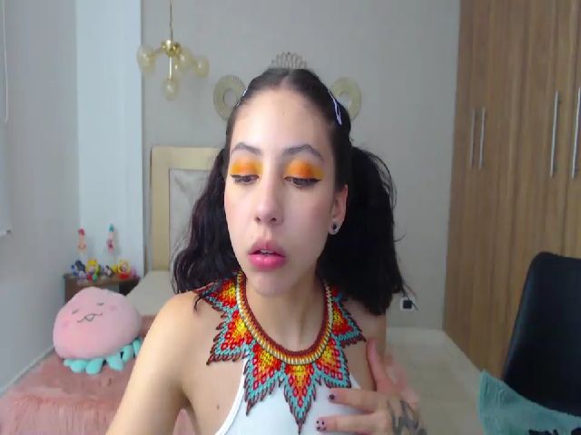 Live sex webcam photo for Emily_evans18 #256157367