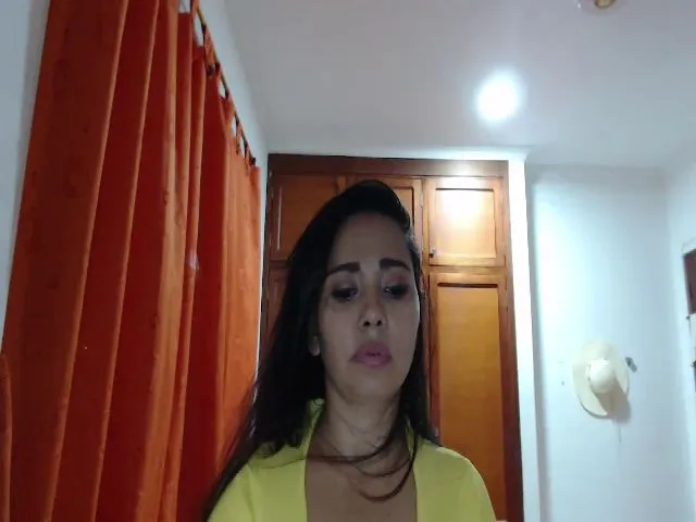 Live sex webcam photo for CristySavoy #265329070