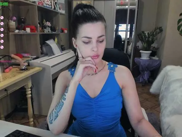 Live sex webcam photo for -Queen-Maria- #241735776