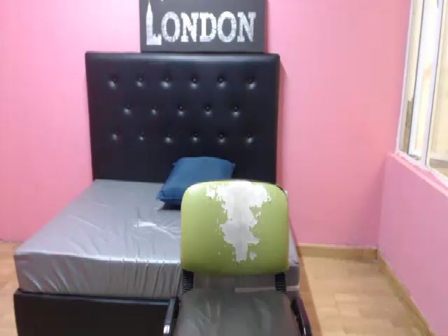 Live sex webcam photo for Orianafox #253750245