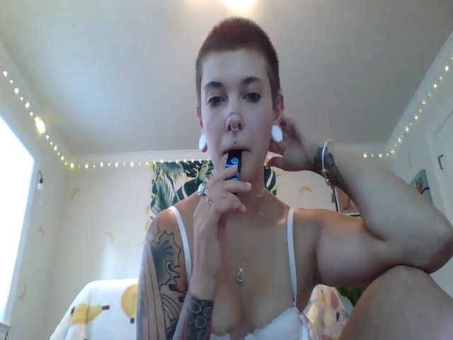 Live sex webcam photo for PonyoLovesHam #260804204