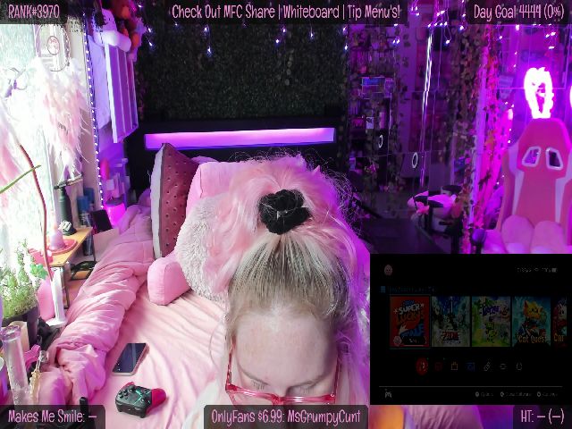 Live sex webcam photo for MsGrumpyCunt #254672450