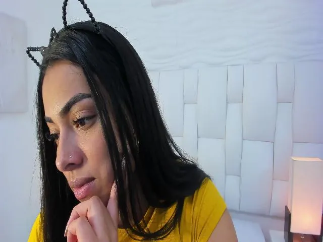 Live sex webcam photo for Kendry_ #258230449