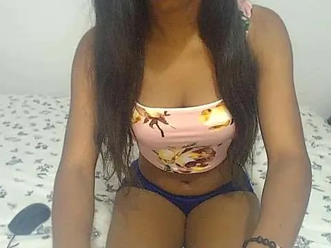 Live sex webcam photo for laurendoll #252059183