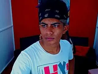 Live sex webcam photo for hornyteamfx #242909024