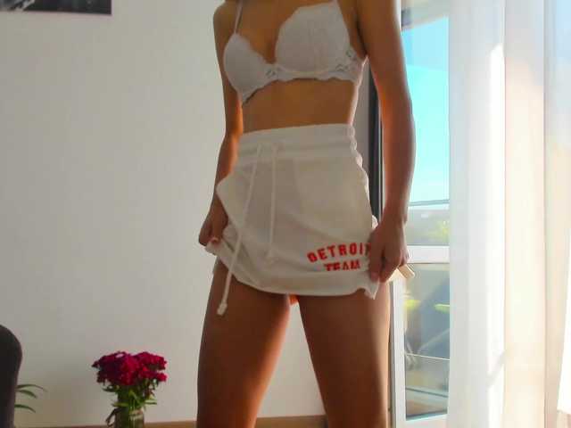 Live sex webcam photo for roses-dream #246932661