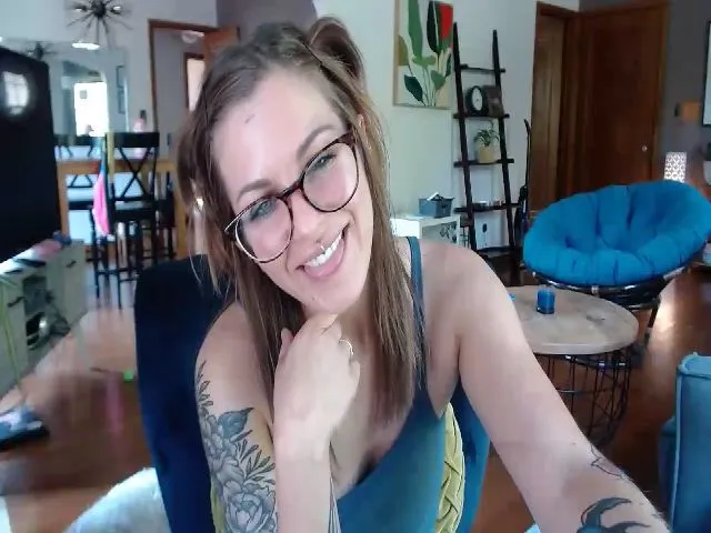 Live sex webcam photo for Lunar_cy_ #258848921
