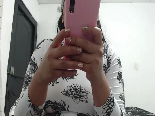 Live sex webcam photo for squirt_hotxx #254955506