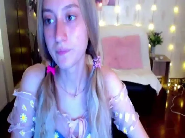 Live sex webcam photo for LinaRum__ #255245012