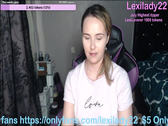 Live sex webcam photo for Lexilady22 #260778472