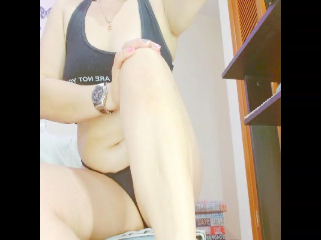 Live sex webcam photo for Salomesweet69 #287861421