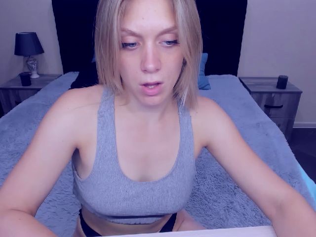 Live sex webcam photo for MeganKind #254403319