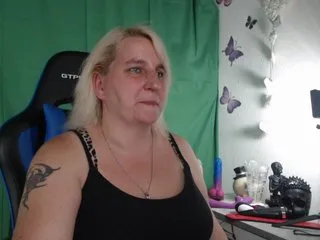 Live sex webcam photo for DrachenLady39 #240564901