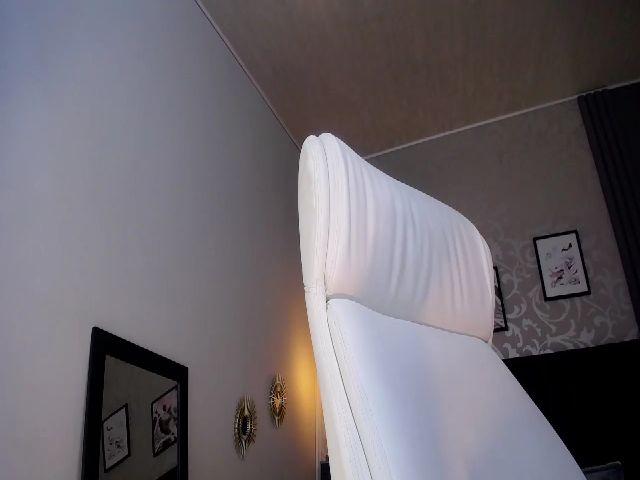 Live sex webcam photo for MarieBass #254159784