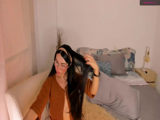 Live sex webcam photo for Helena_Hills #259505504