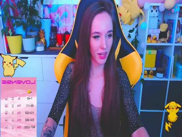 Live sex webcam photo for JinjerMoon #253811066