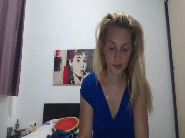 Live sex webcam photo for MonicaDiamond #254613282