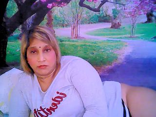 Live sex webcam photo for Roxyfoxy69 #251691542