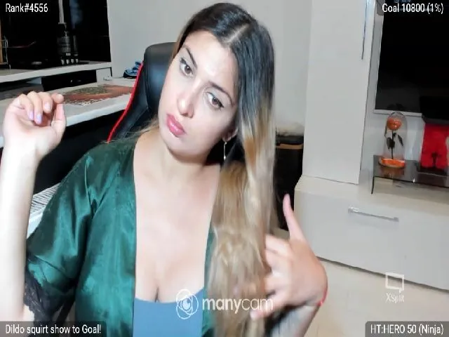Live sex webcam photo for Littlegirl25 #253610578