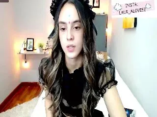 Live sex webcam photo for Laura_Lovee_ #251980876