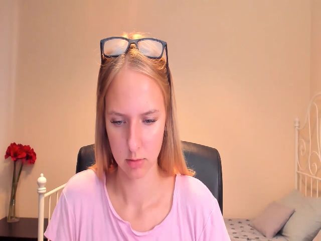 Live sex webcam photo for O1iv1a #254871540