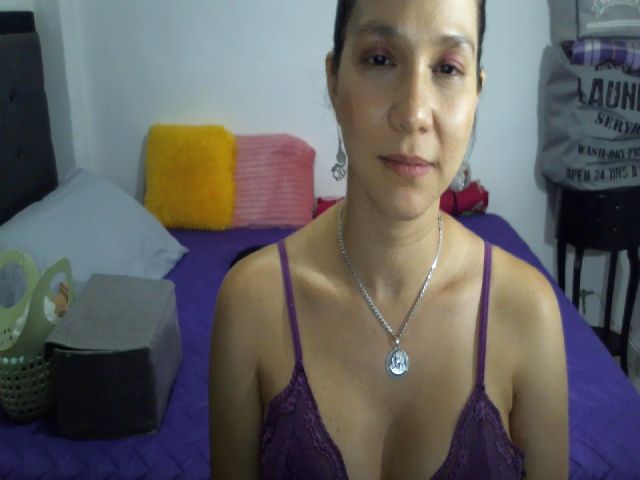 Live sex webcam photo for Sofiahenao #254398126