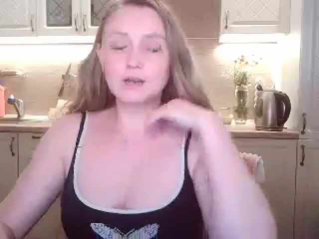 Live sex webcam photo for JaneGrey111 #254237696