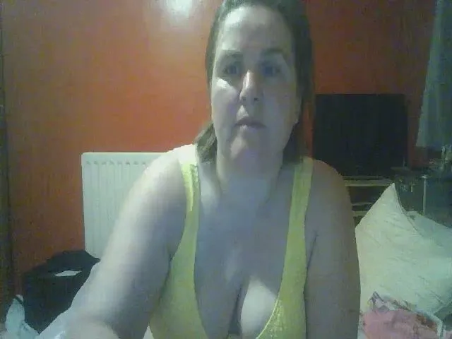 Live sex webcam photo for YUMMYMUMMY39 #255752172