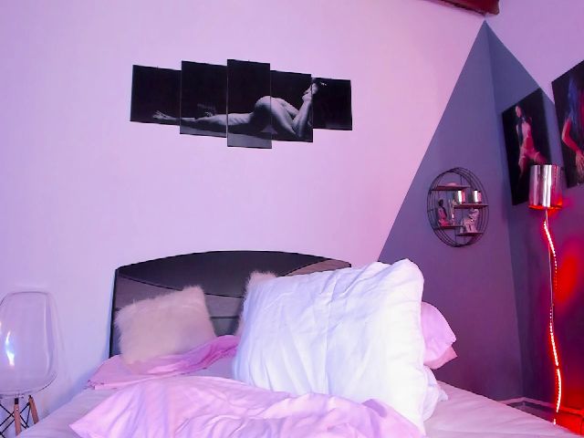 Live sex webcam photo for Candyred88 #256194813