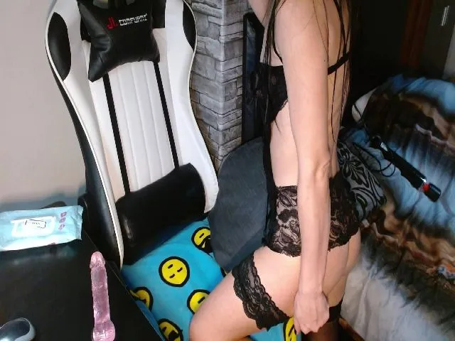 Live sex webcam photo for ASweetMaya #255819661