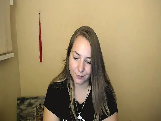 Live sex webcam photo for StellaJ_ #260595339