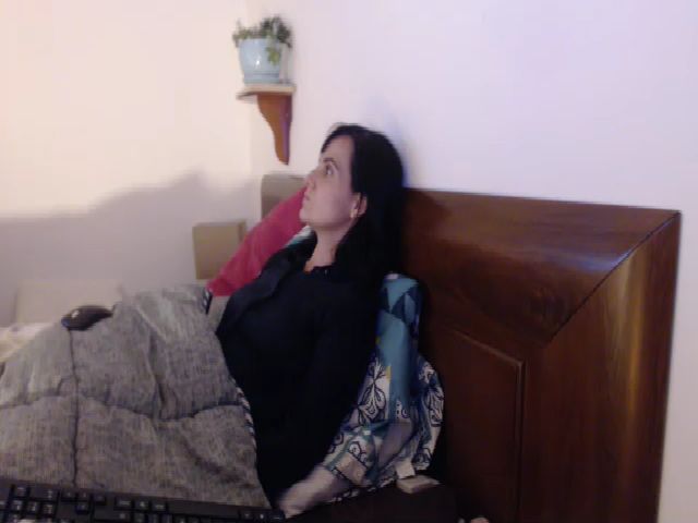Live sex webcam photo for isabellazee2 #257285148