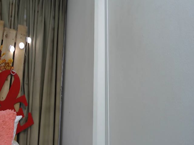 Live sex webcam photo for Lupita_hot3 #254249309