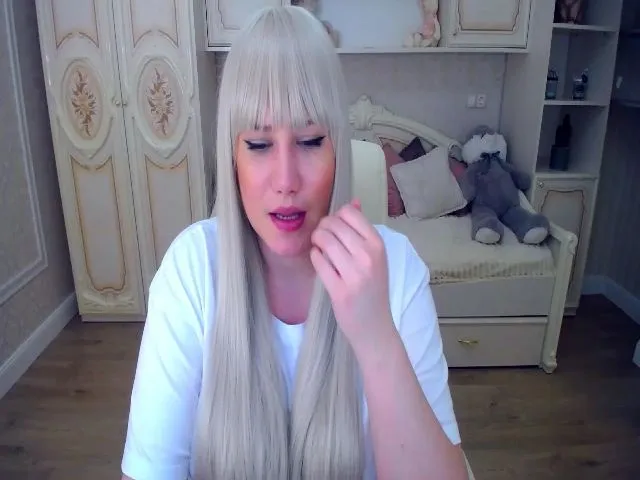 Live sex webcam photo for VeritableGirl #252805086