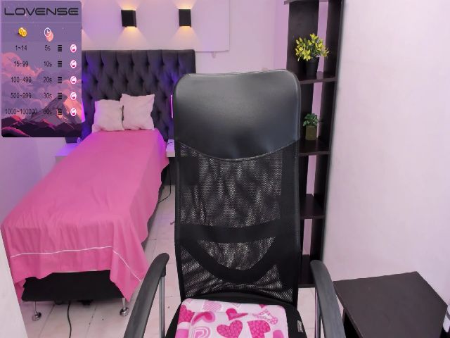 Live sex webcam photo for Alessia_Glow #258227699