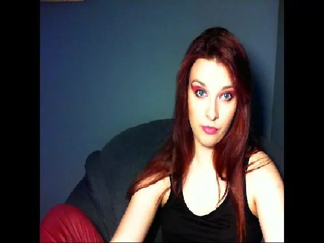 Live sex webcam photo for VirginLuna18 #255338312