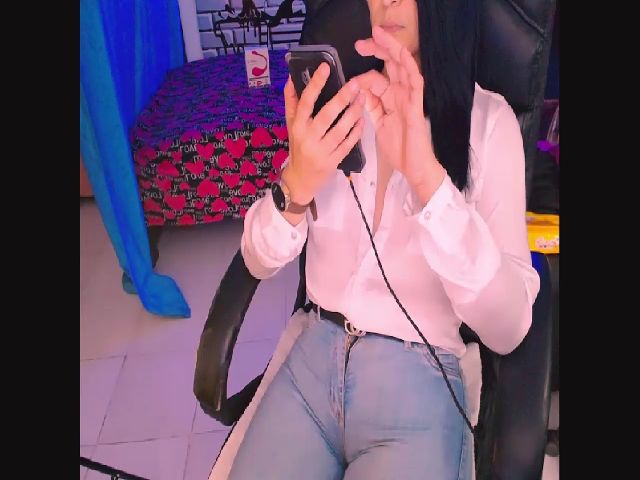 Live sex webcam photo for Sashabreck #287859828