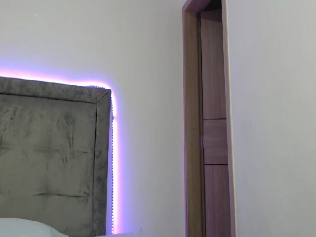 Live sex webcam photo for Noha_24_ #263901096